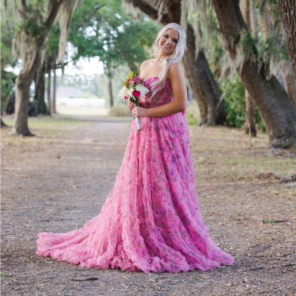 2024- Sherri Hill - Picture 6 of 7